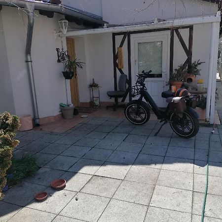 Appartamento Kleines Haus Im Oderbruch Neutrebbin Esterno foto
