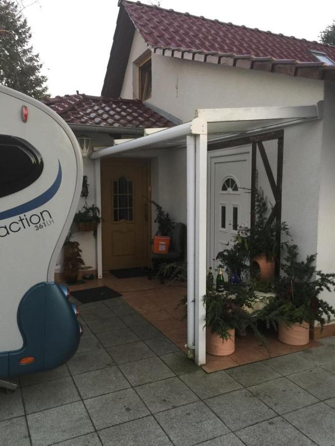 Appartamento Kleines Haus Im Oderbruch Neutrebbin Esterno foto