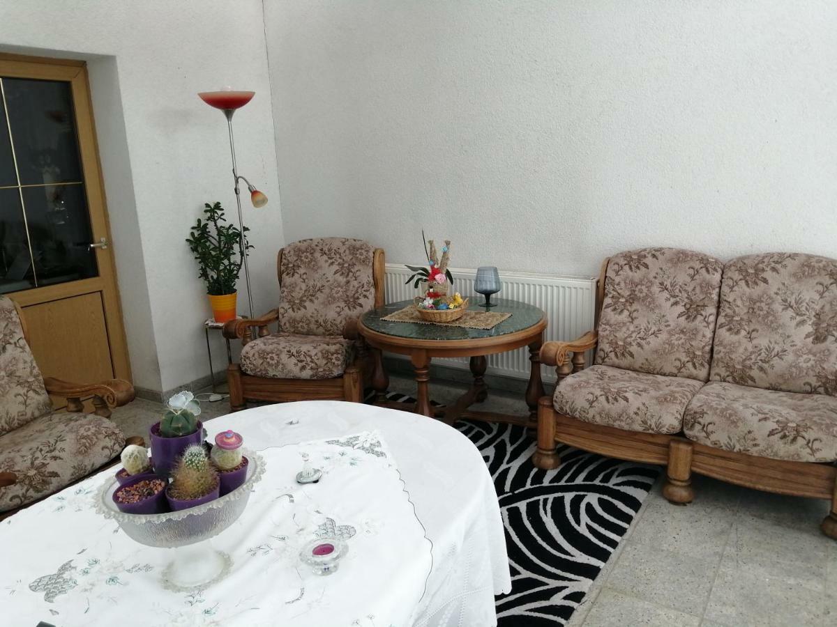 Appartamento Kleines Haus Im Oderbruch Neutrebbin Esterno foto