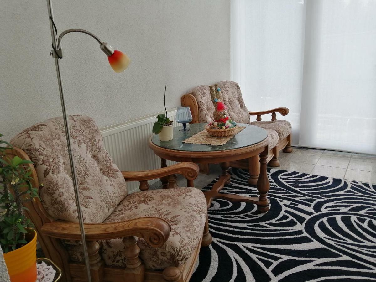 Appartamento Kleines Haus Im Oderbruch Neutrebbin Esterno foto
