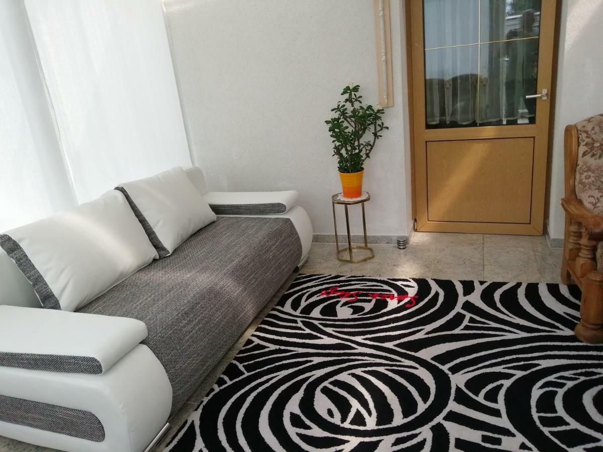 Appartamento Kleines Haus Im Oderbruch Neutrebbin Esterno foto