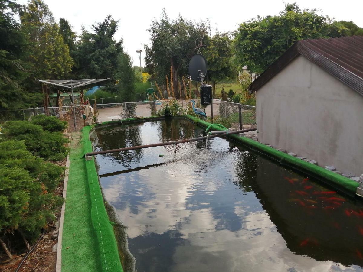 Appartamento Kleines Haus Im Oderbruch Neutrebbin Esterno foto